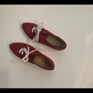 Cute red tennis shoes by Wendy Williams